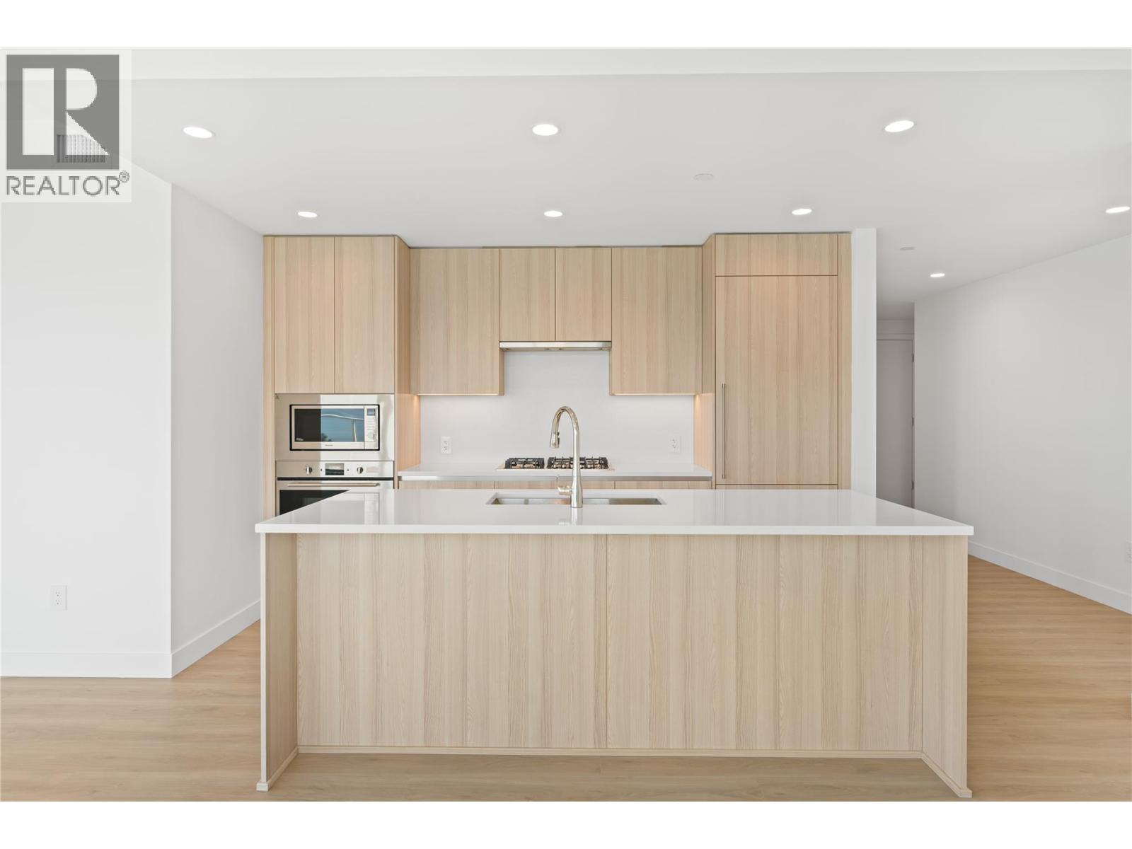 238 Leon Avenue Unit# 1407, Kelowna, BC - Indoor Photo Showing Kitchen