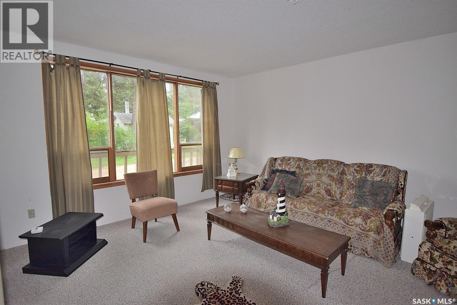 13 6Th Street, Lakeland Rm No. 521, SK - Indoor Photo Showing Living Room
