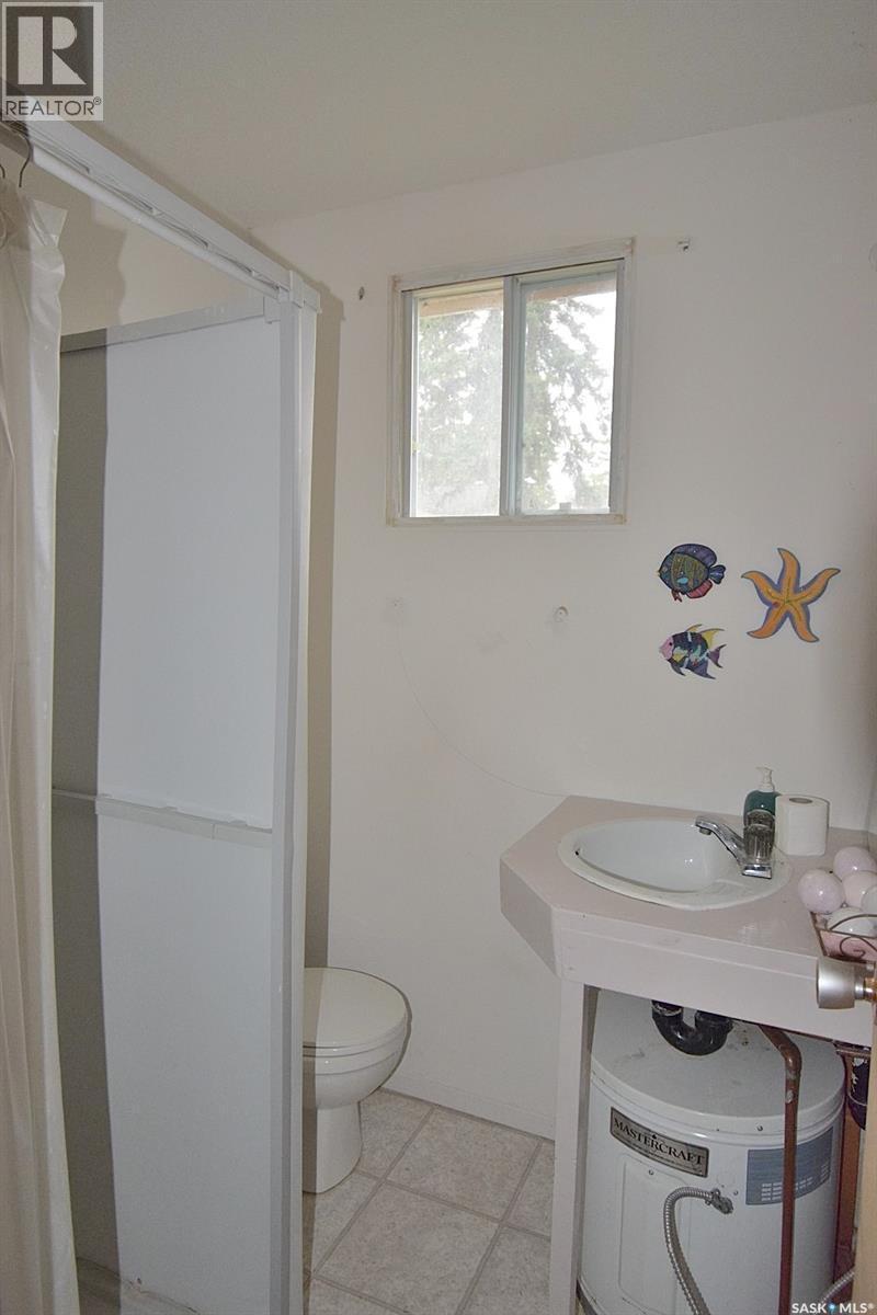 13 6Th Street, Lakeland Rm No. 521, SK - Indoor Photo Showing Bathroom