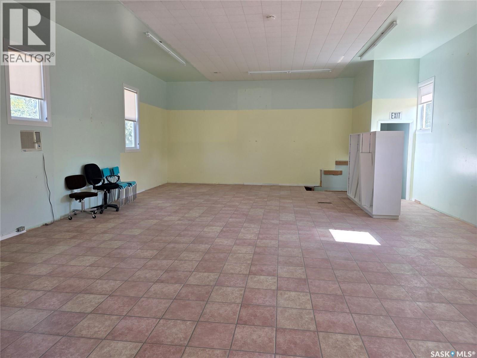 402 Minto Street, Elbow, SK - Indoor Photo Showing Other Room