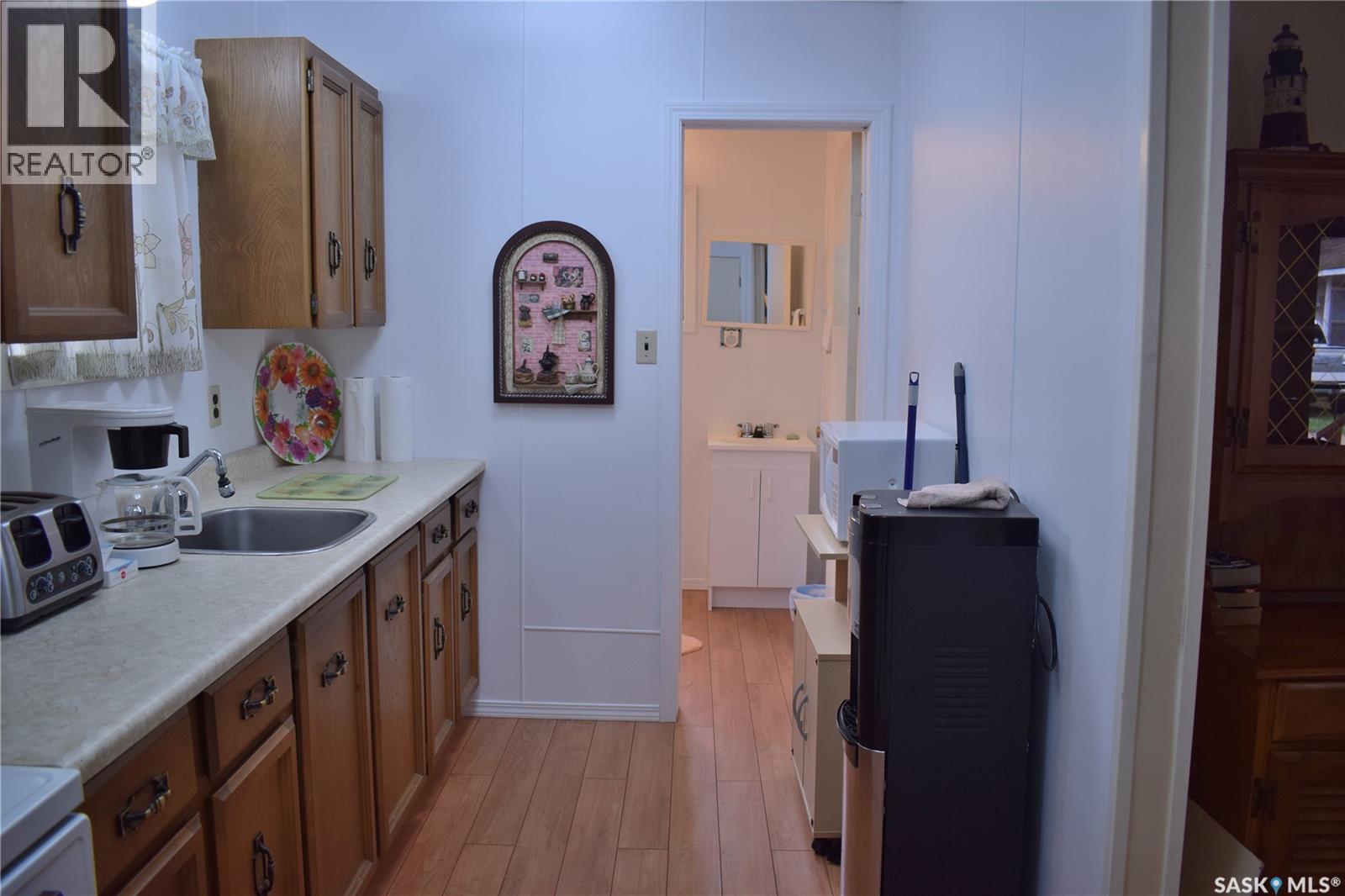 12 6Th Street, Lakeland Rm No. 521, SK - Indoor Photo Showing Kitchen