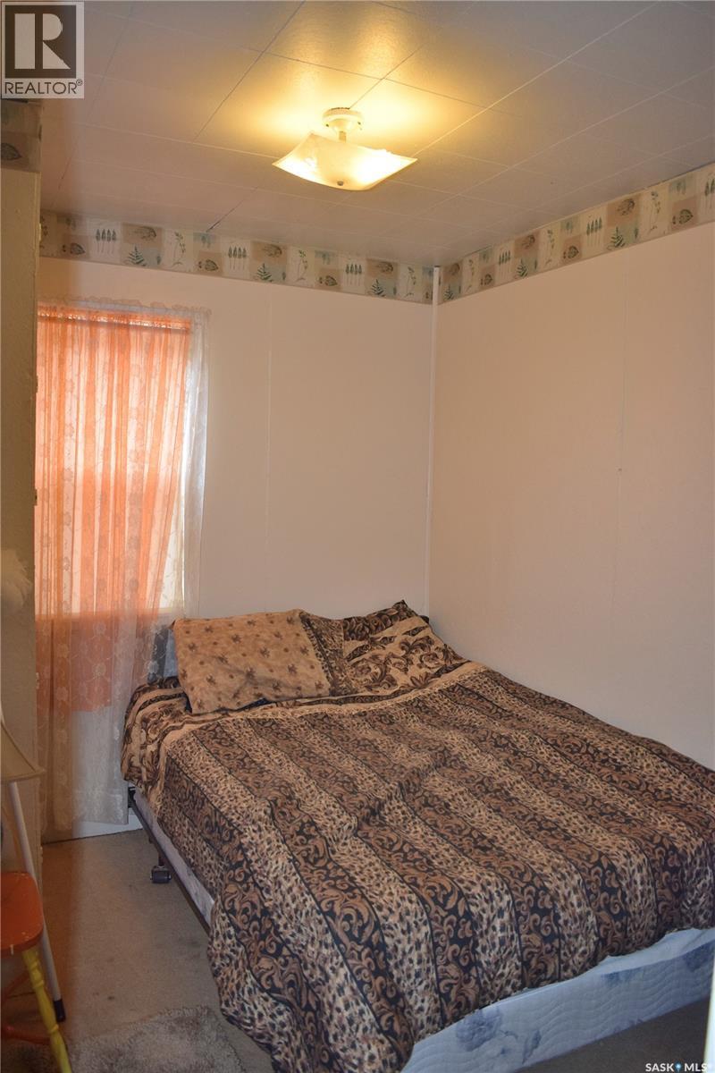 12 6Th Street, Lakeland Rm No. 521, SK - Indoor Photo Showing Bedroom