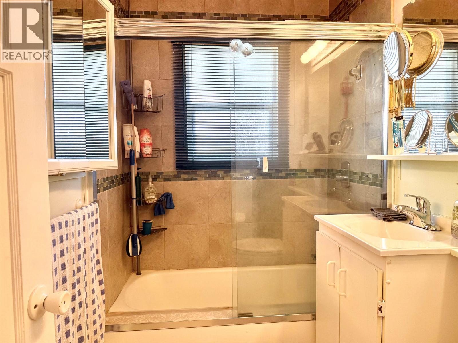 30 Hawk Street, Kitimat, BC - Indoor Photo Showing Bathroom