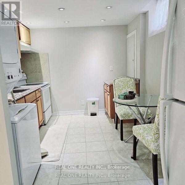 Bsmnt - 42 Seiffer Crescent, Richmond Hill, ON - Indoor