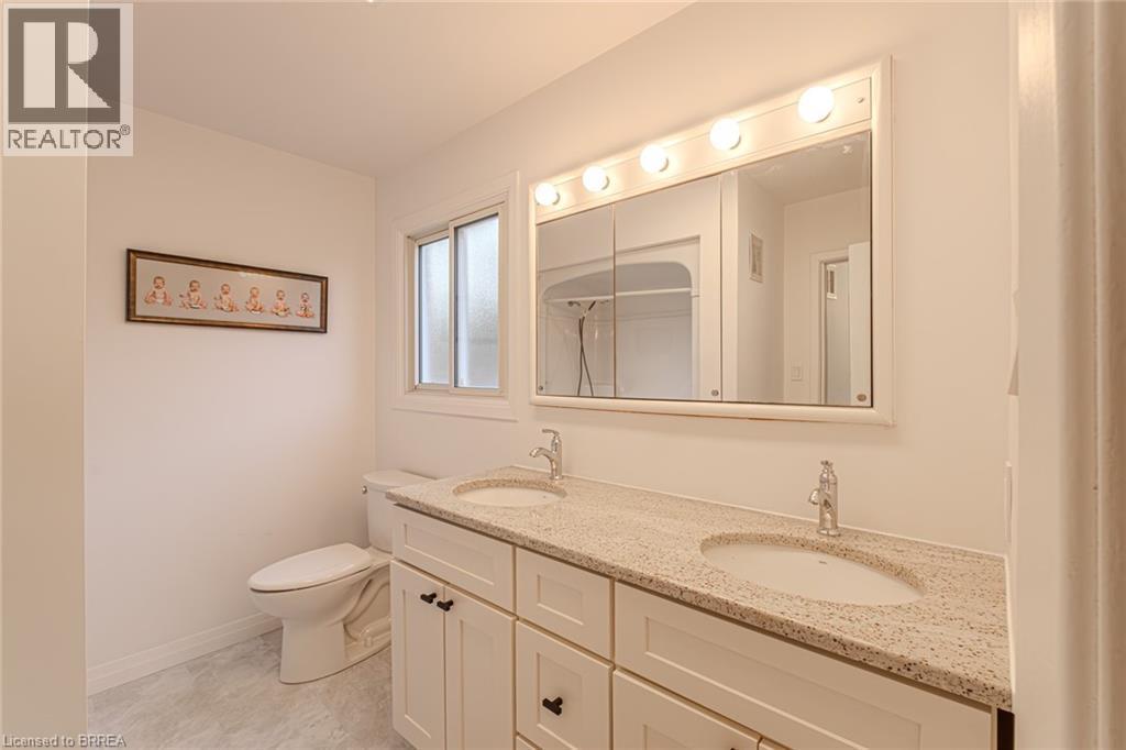 54 Grand Street, Port Dover, ON - Indoor Photo Showing Bathroom