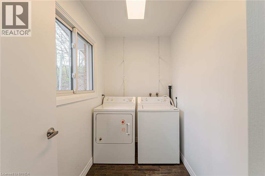 54 Grand Street, Port Dover, ON - Indoor Photo Showing Laundry Room