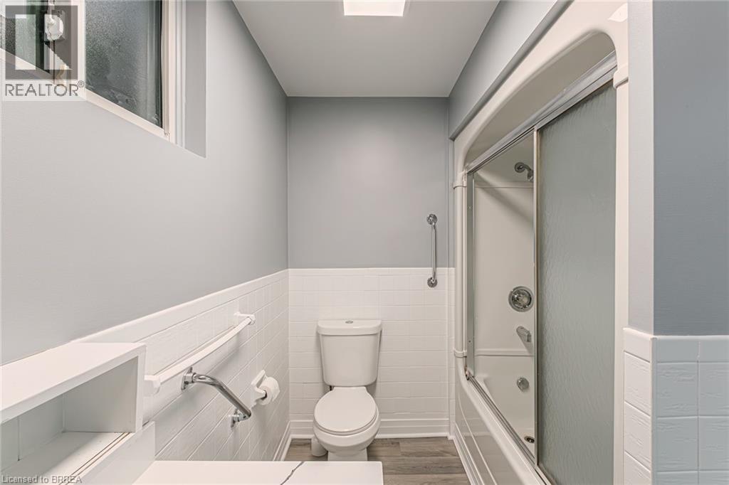 54 Grand Street, Port Dover, ON - Indoor Photo Showing Bathroom