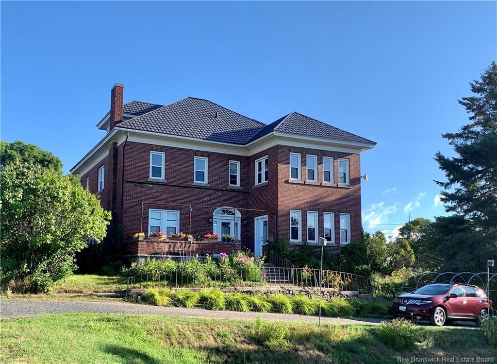 157 Renfrew, Dalhousie, NB