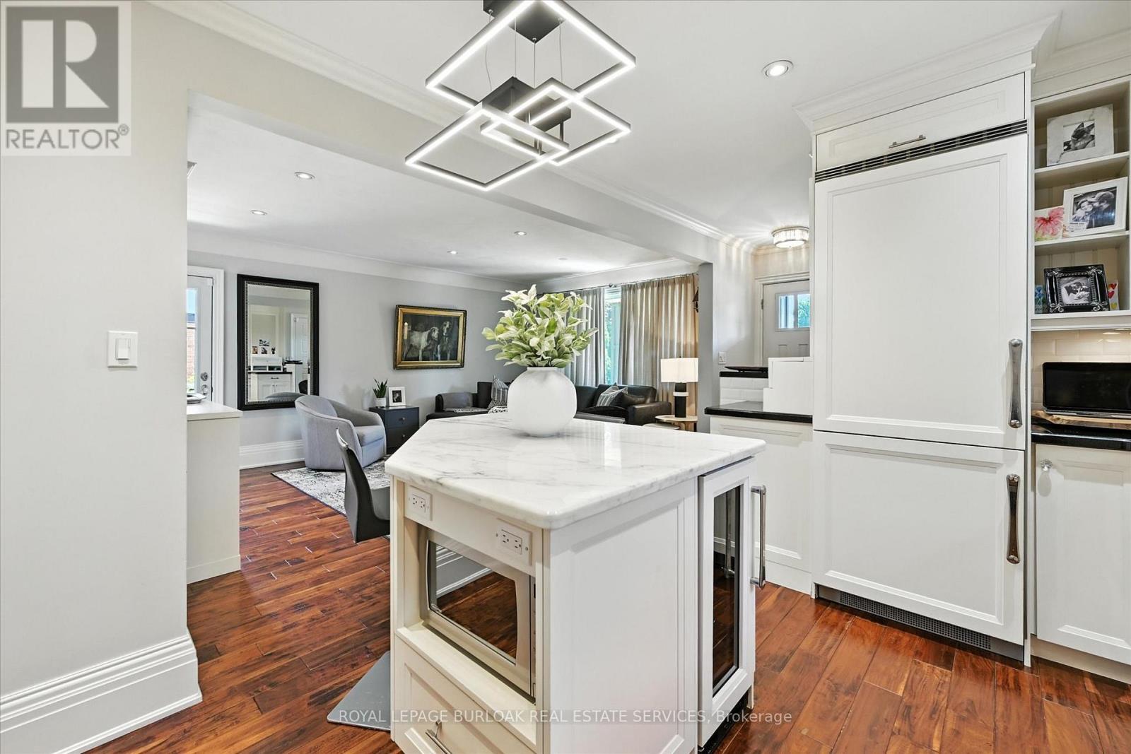 2209 Ghent Avenue, Burlington, ON - Indoor