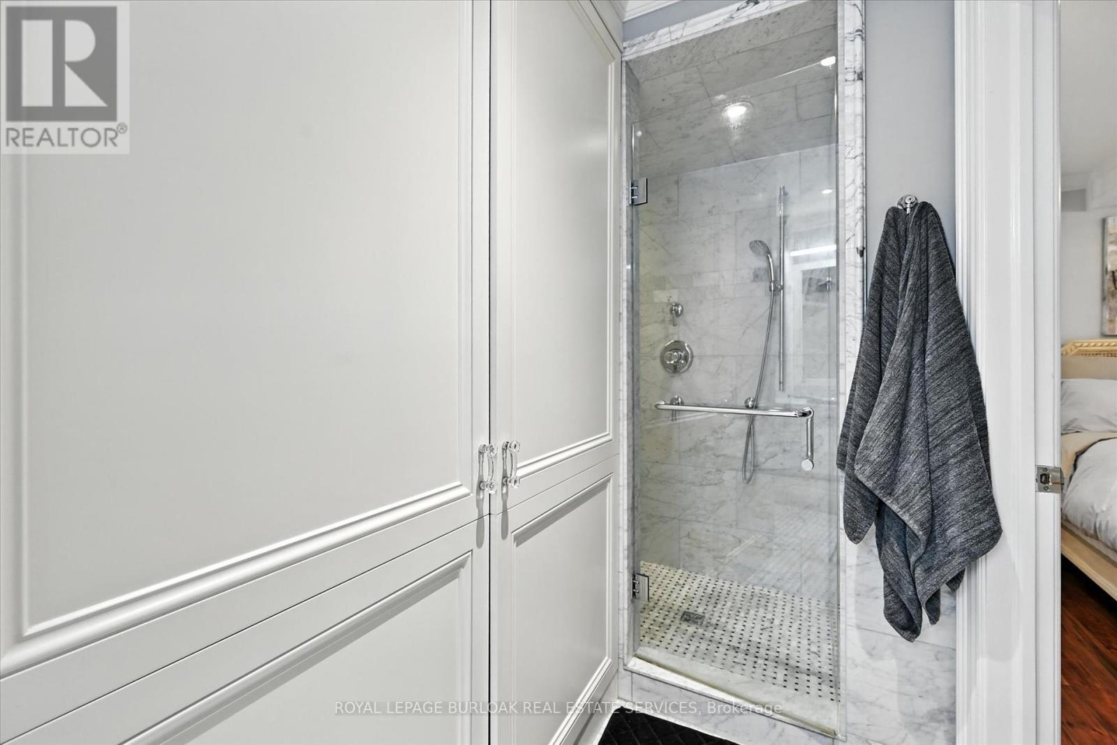 2209 Ghent Avenue, Burlington, ON - Indoor