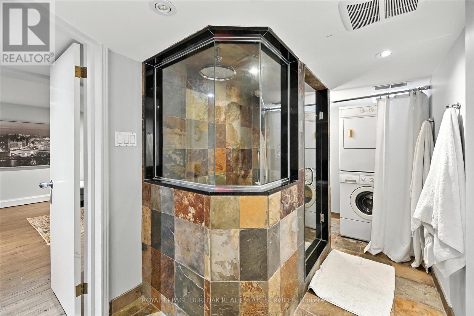 2209 Ghent Avenue, Burlington, ON - Indoor Photo Showing Laundry Room