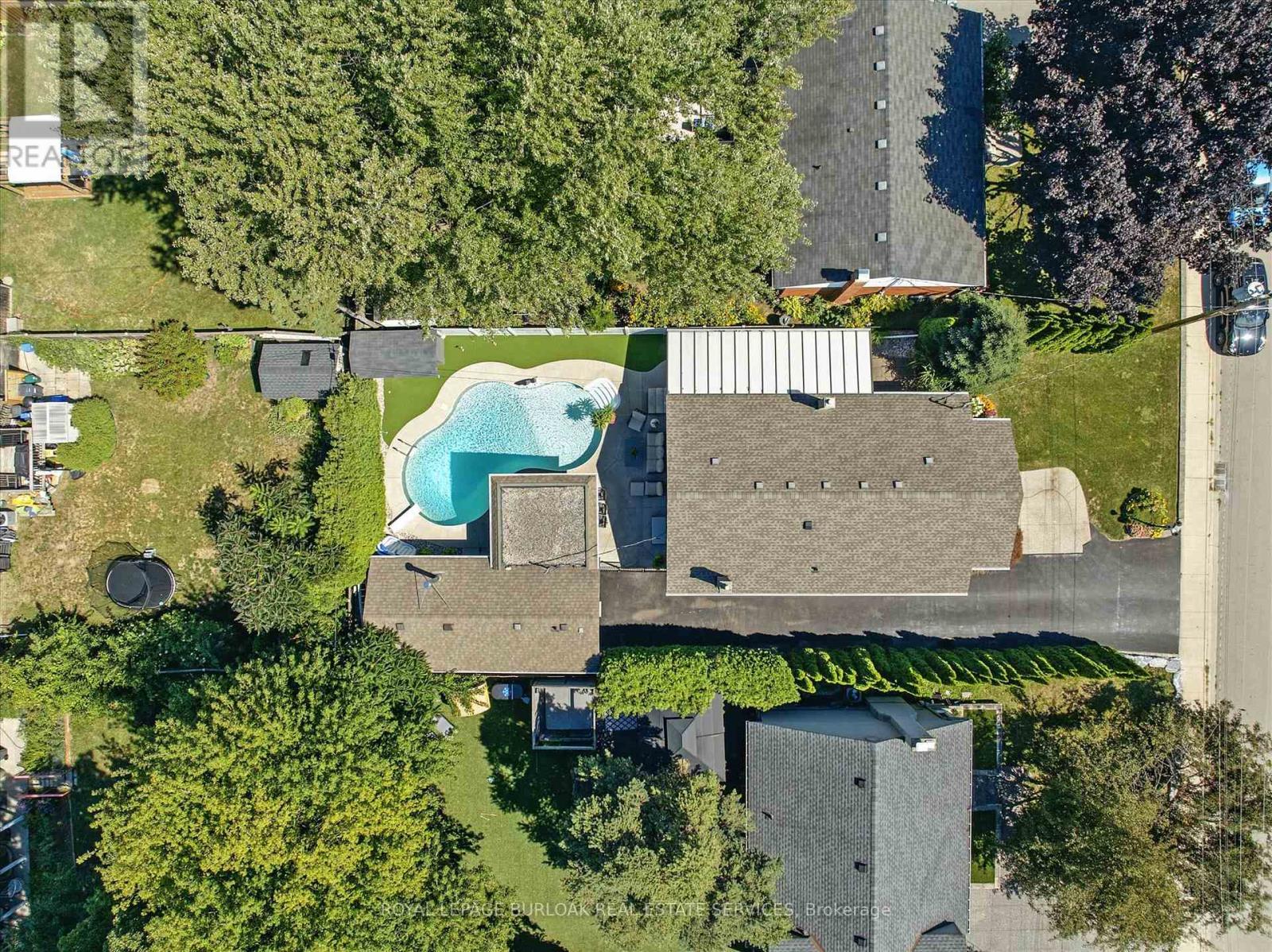 2209 Ghent Avenue, Burlington, ON - Outdoor