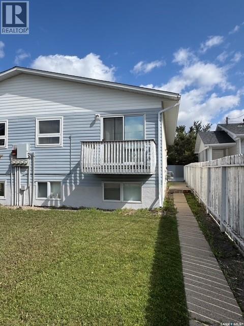 3 34 Central Avenue S, Swift Current, SK - Outdoor With Deck Patio Veranda