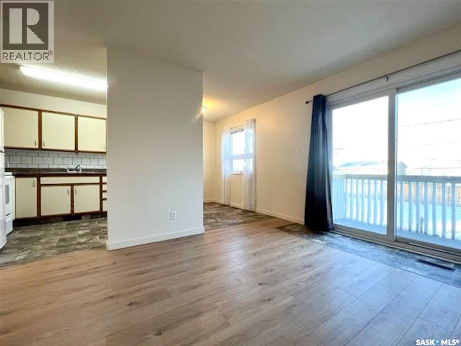 2 34 Central Avenue S, Swift Current, SK - Indoor Photo Showing Other Room
