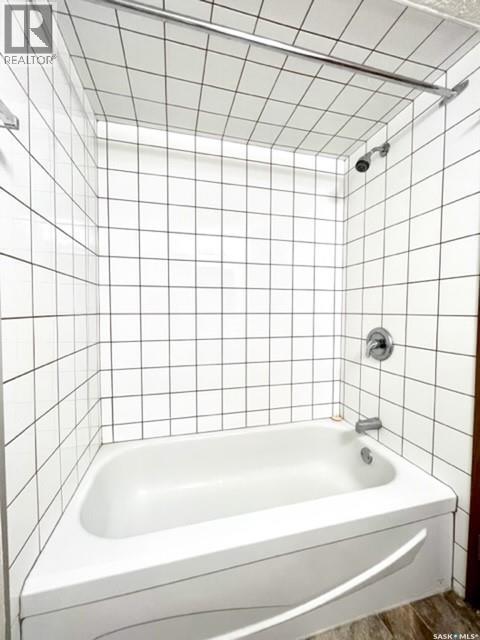 2 34 Central Avenue S, Swift Current, SK - Indoor Photo Showing Bathroom