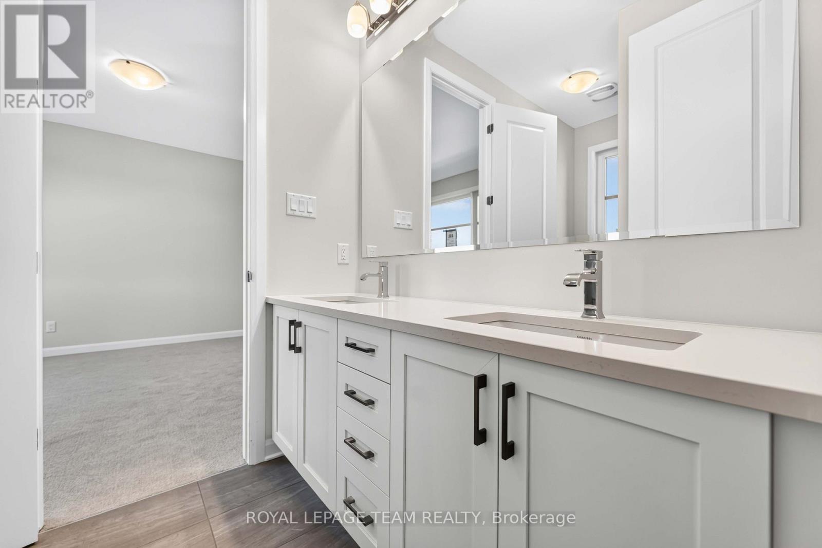 2000 Wanderer Avenue, Ottawa, ON - Indoor Photo Showing Bathroom