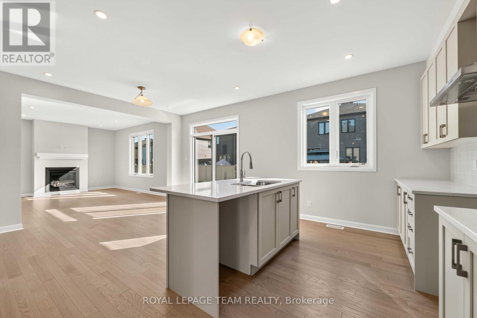 2000 Wanderer Avenue, Ottawa, ON - Indoor Photo Showing Kitchen