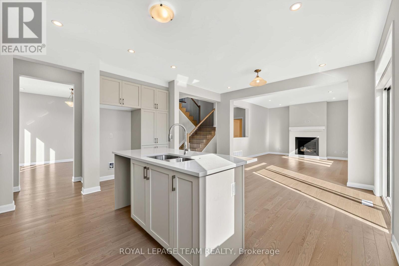 2000 Wanderer Avenue, Ottawa, ON - Indoor Photo Showing Kitchen With Double Sink