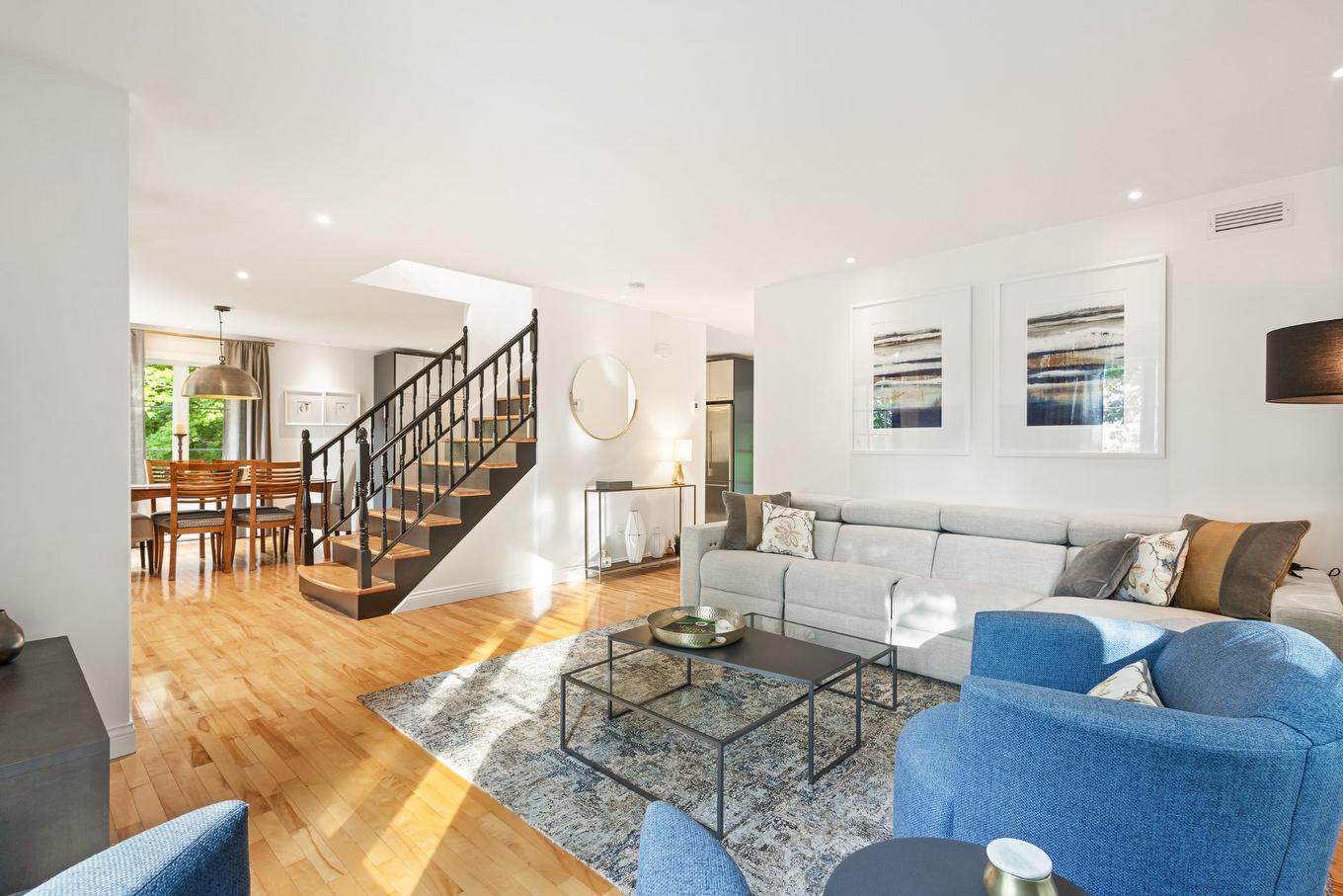 Salon - 120 Rue De Papineau, Bromont, QC - Indoor Photo Showing Living Room