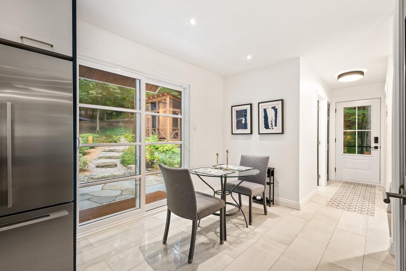 Coin-repas - 120 Rue De Papineau, Bromont, QC - Indoor Photo Showing Dining Room