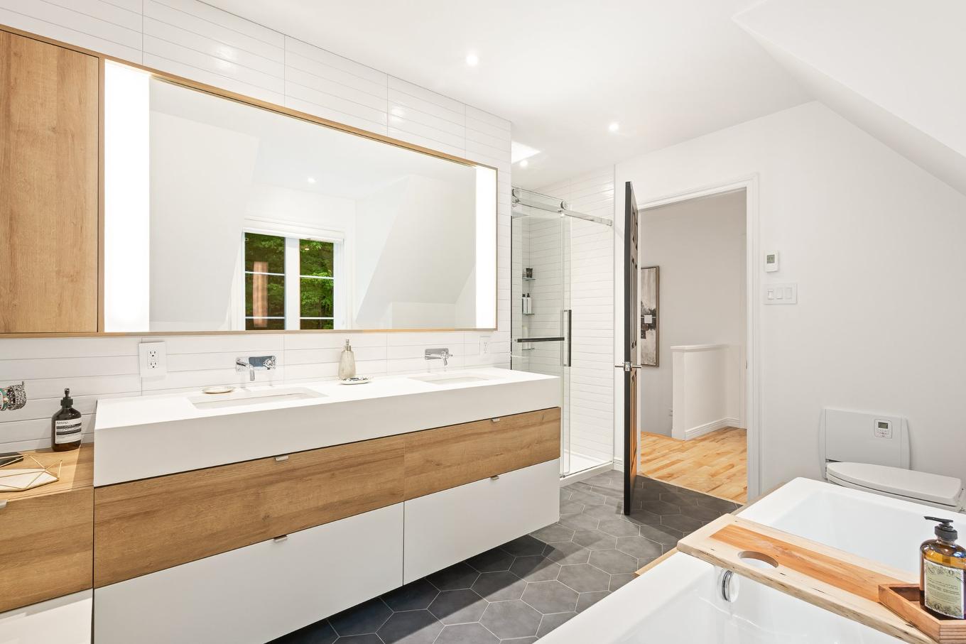 Salle de bains - 120 Rue De Papineau, Bromont, QC - Indoor Photo Showing Bathroom