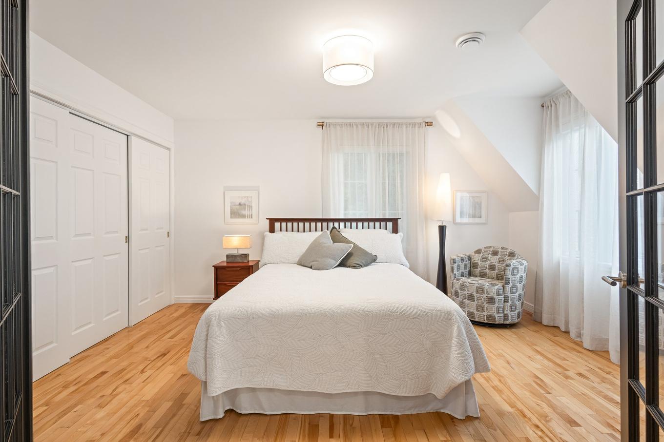 Chambre à coucher - 120 Rue De Papineau, Bromont, QC - Indoor Photo Showing Bedroom