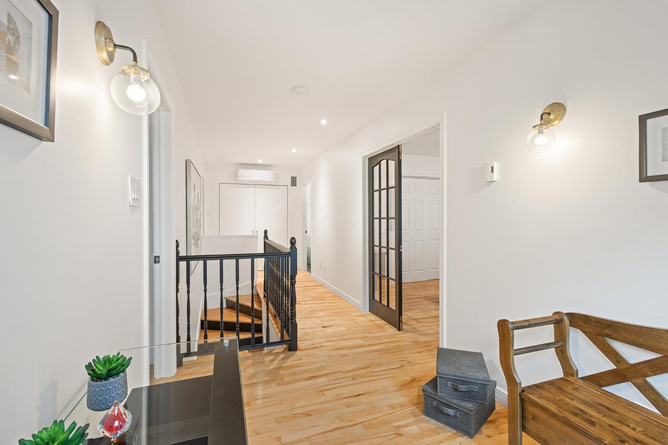 Corridor - 120 Rue De Papineau, Bromont, QC - Indoor Photo Showing Other Room