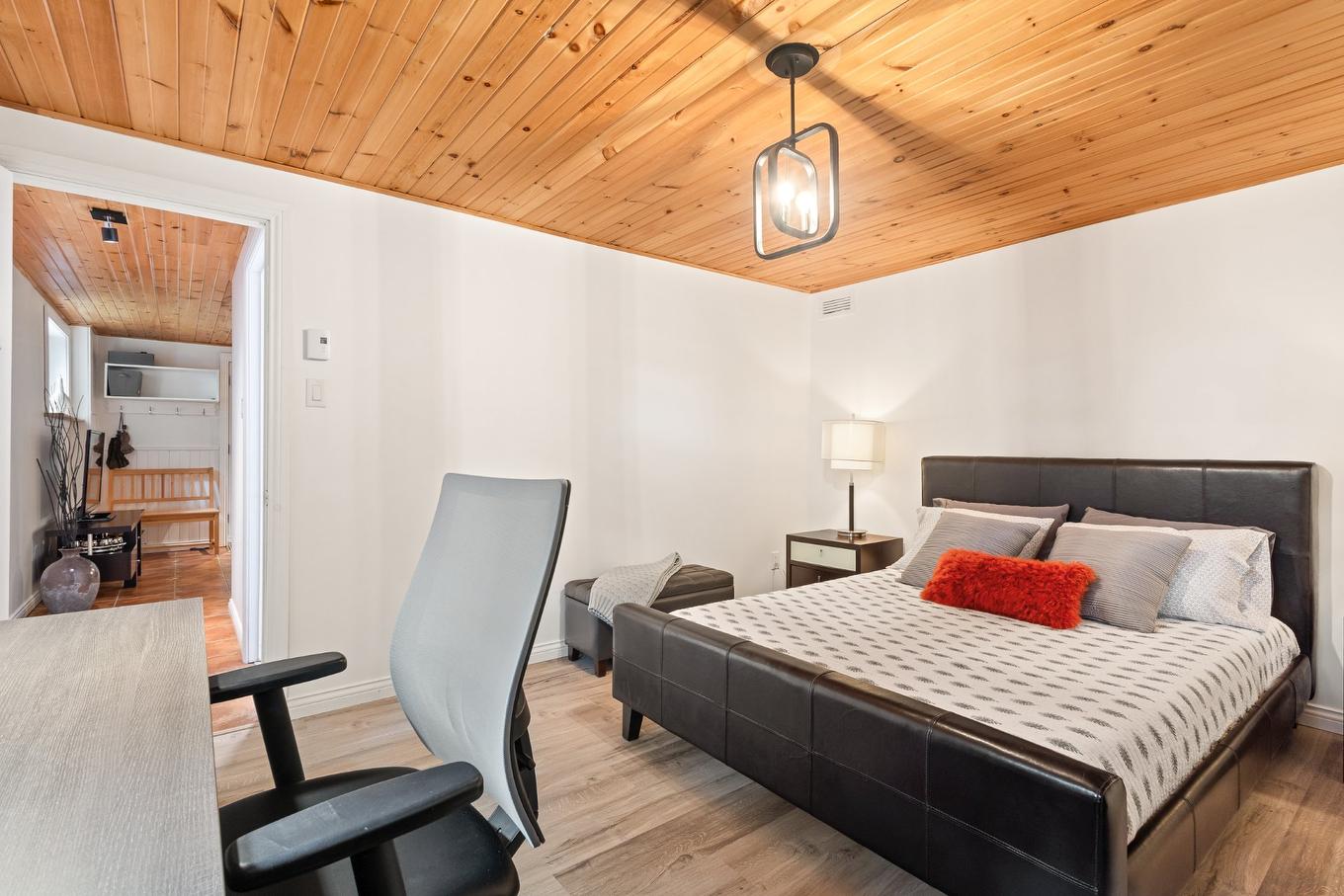 Chambre à coucher - 120 Rue De Papineau, Bromont, QC - Indoor Photo Showing Bedroom