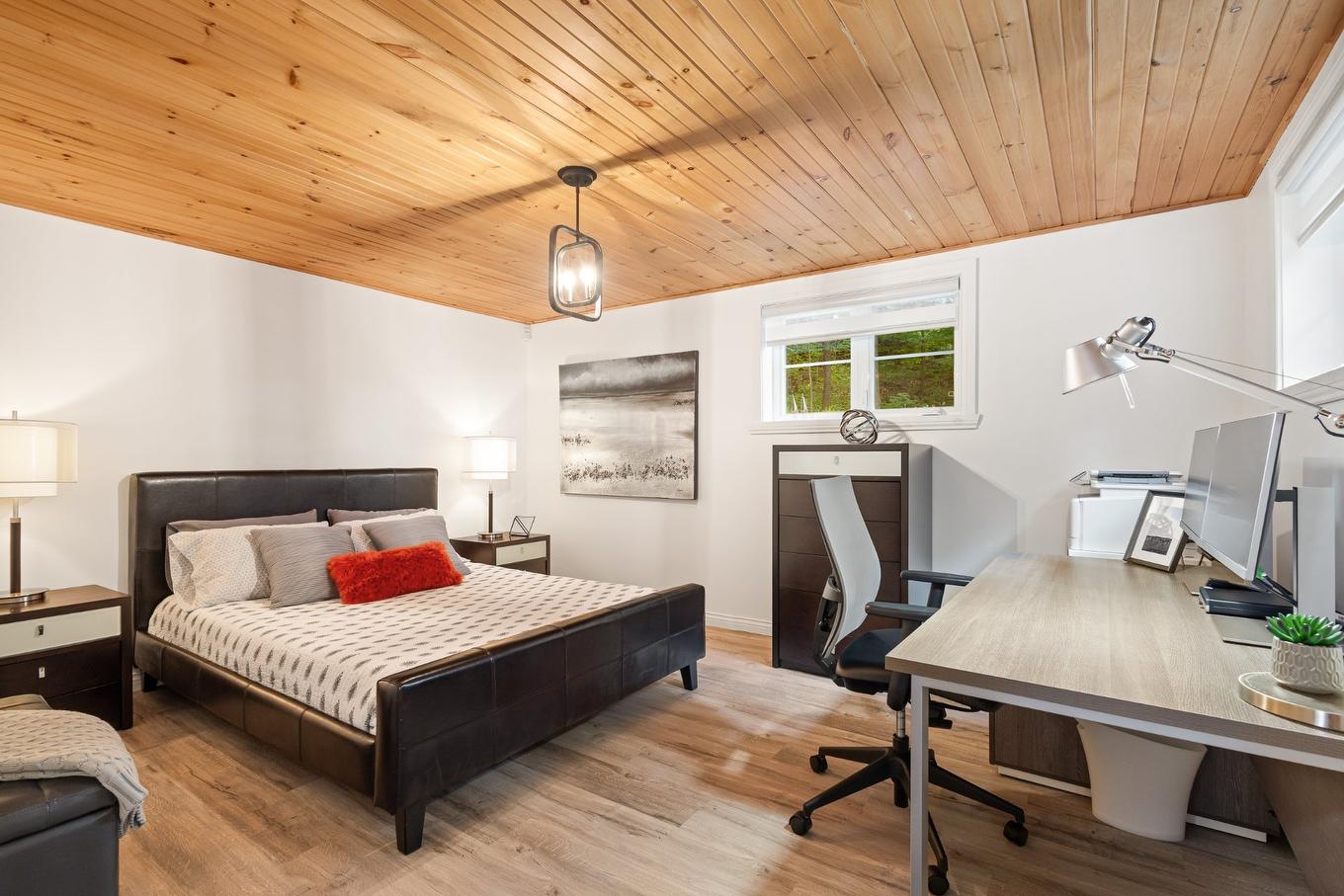 Chambre à coucher - 120 Rue De Papineau, Bromont, QC - Indoor Photo Showing Bedroom