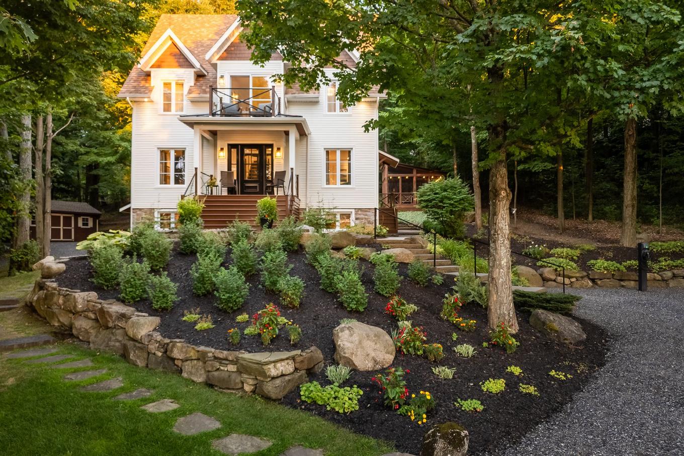 Façade - 120 Rue De Papineau, Bromont, QC - Outdoor With Facade