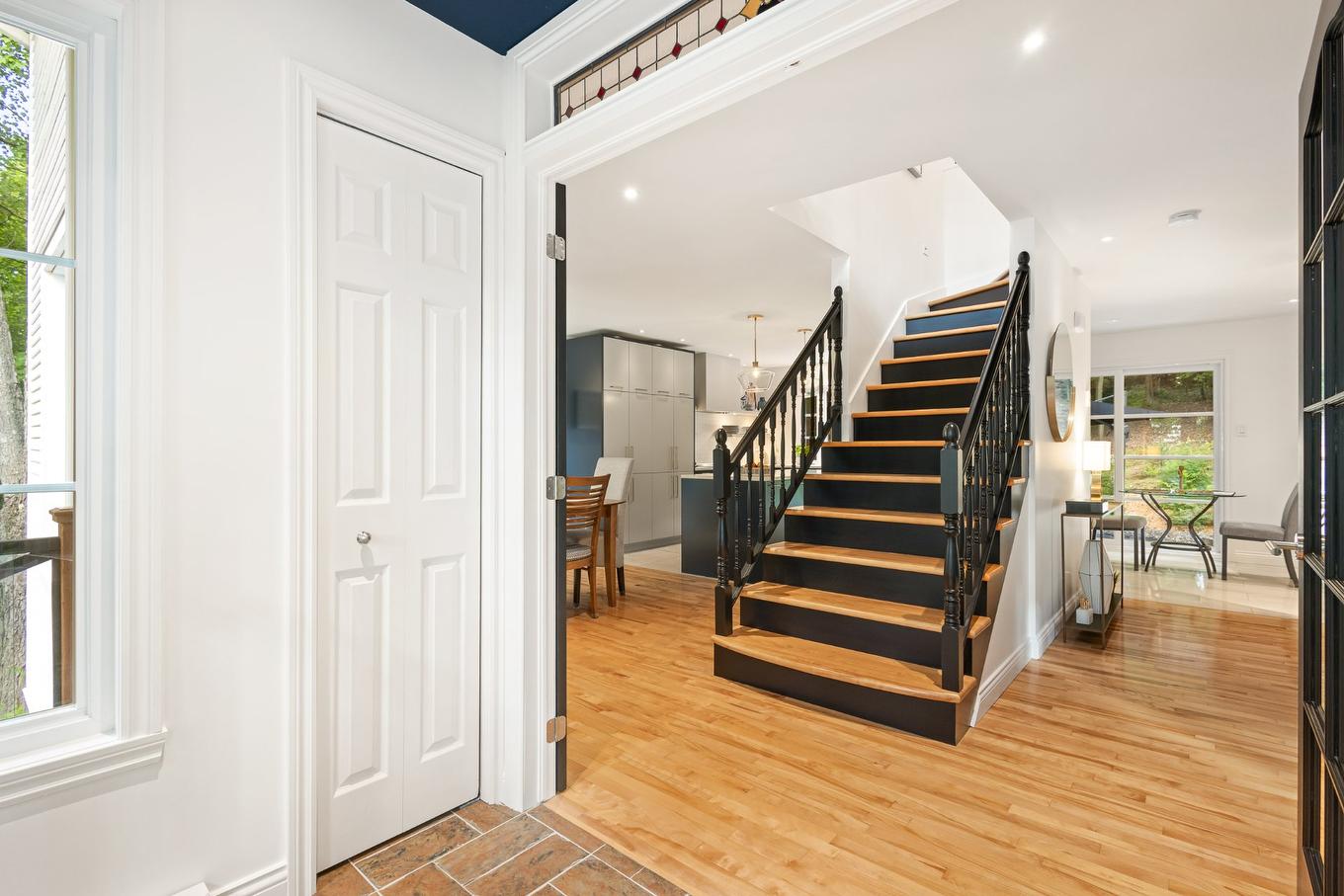 Escalier - 120 Rue De Papineau, Bromont, QC - Indoor Photo Showing Other Room