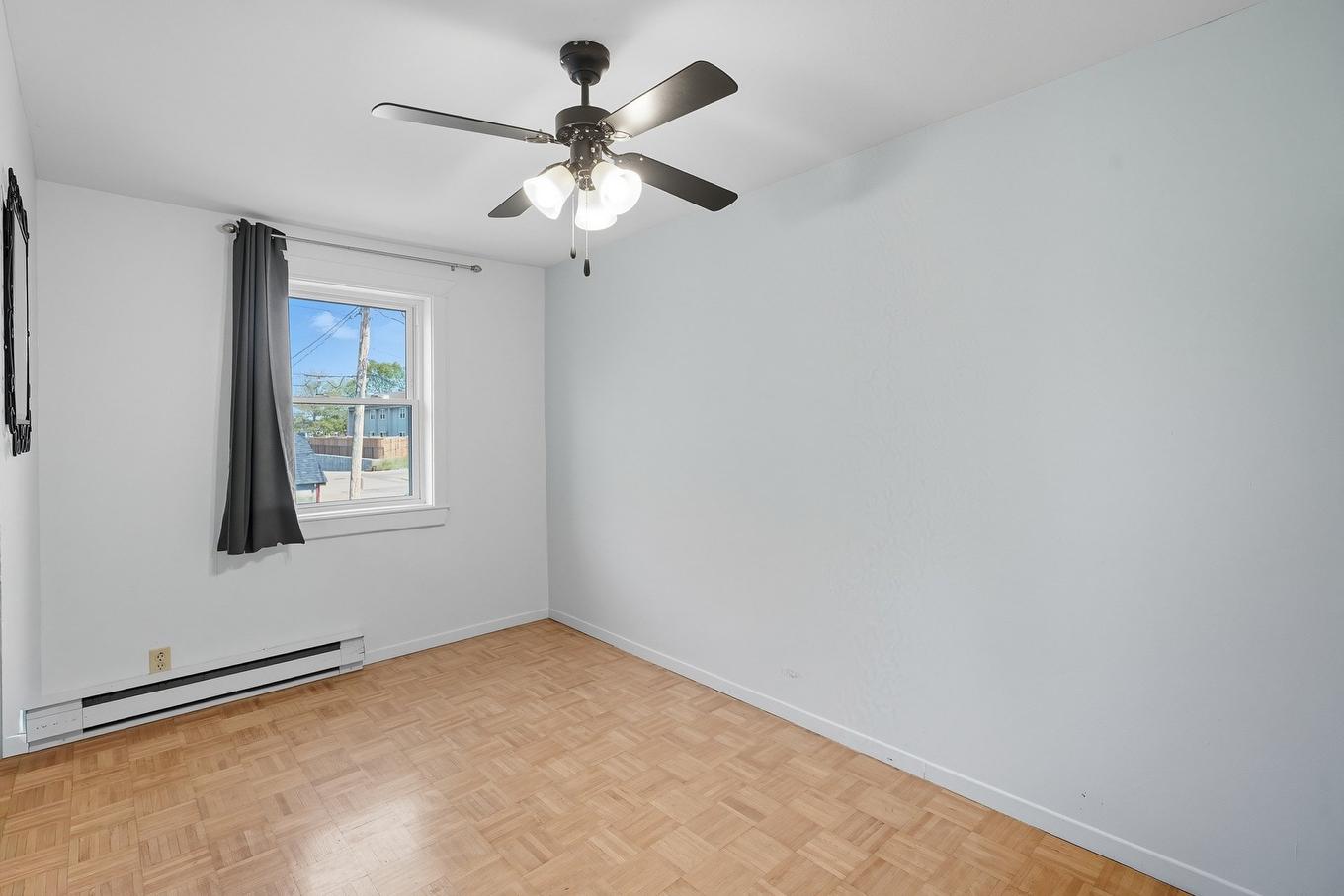 Chambre à coucher - 11 Rue Garneau, Gatineau (Hull), QC - Indoor Photo Showing Other Room