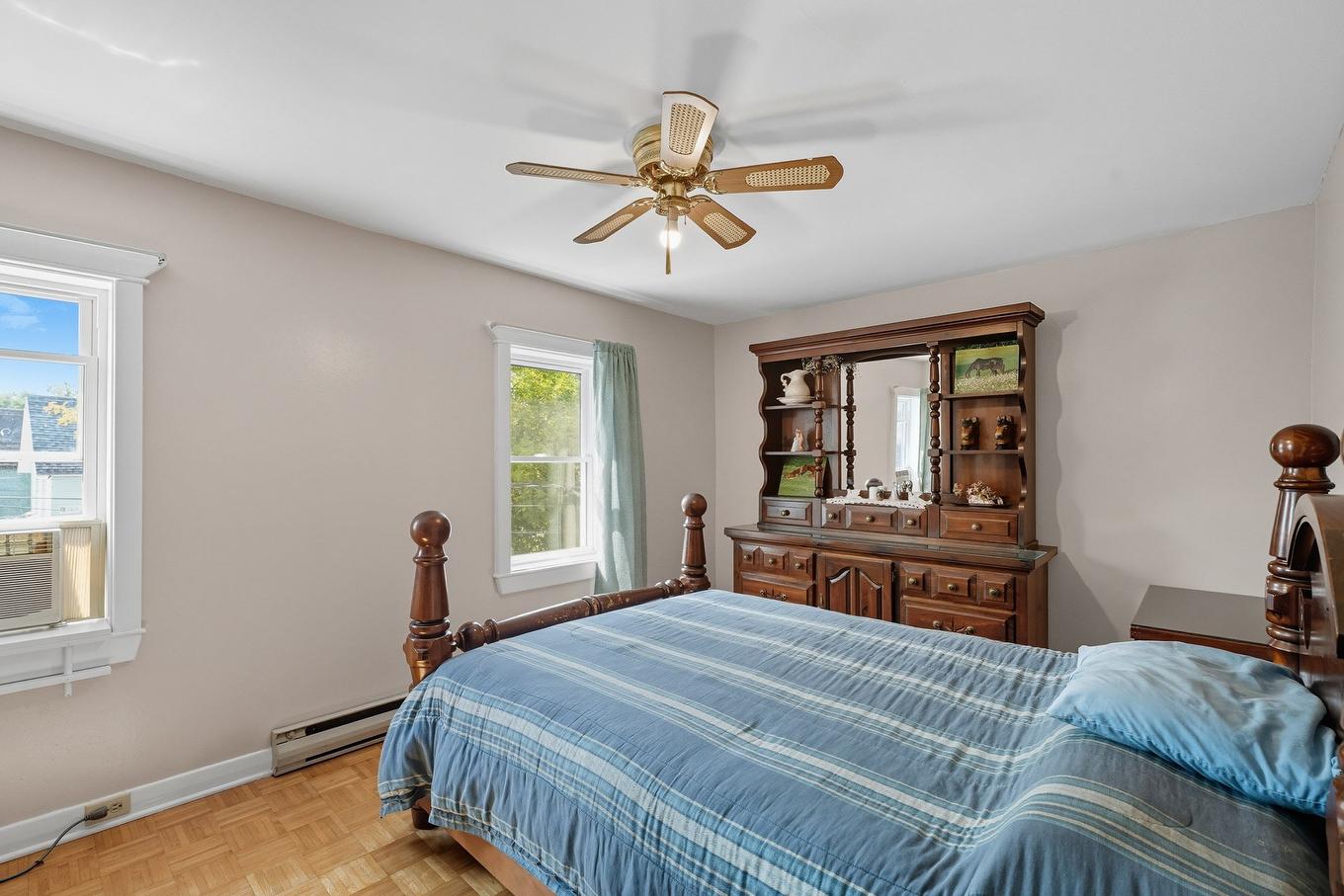 Chambre à coucher principale - 11 Rue Garneau, Gatineau (Hull), QC - Indoor Photo Showing Bedroom