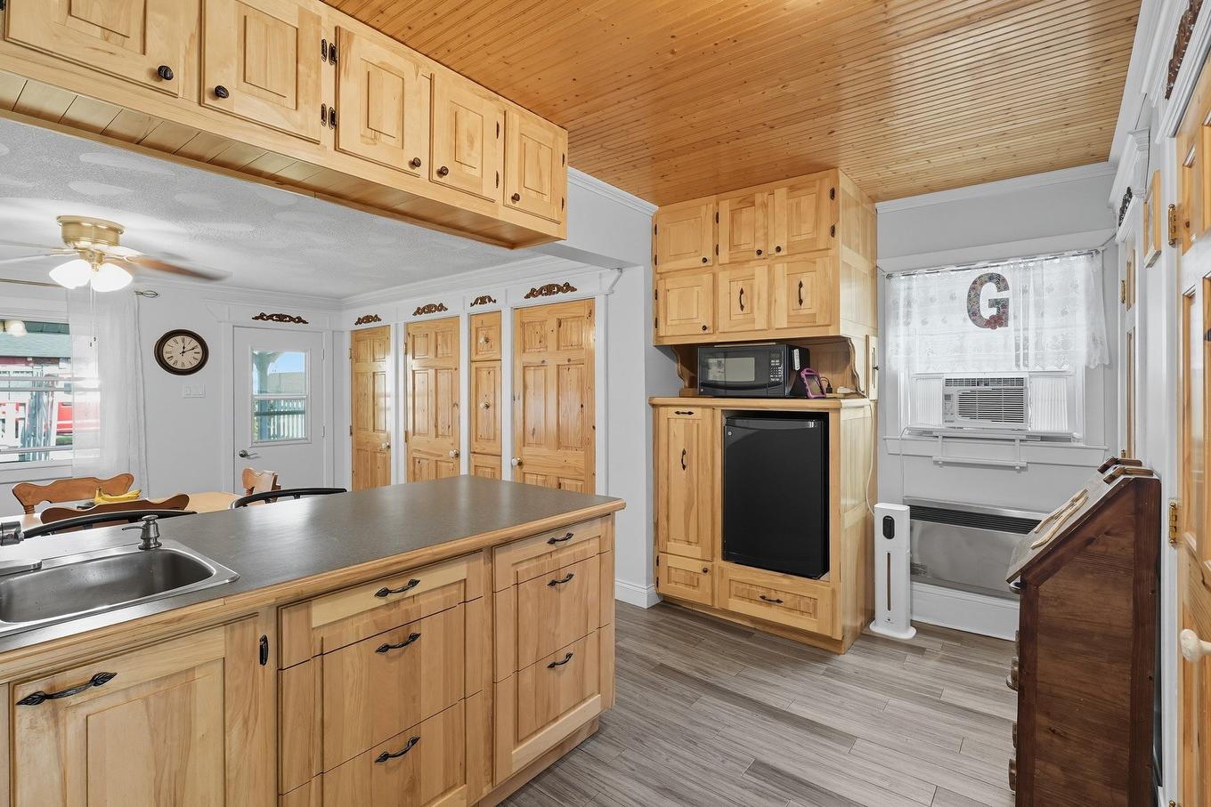 Cuisine - 11 Rue Garneau, Gatineau (Hull), QC - Indoor Photo Showing Kitchen