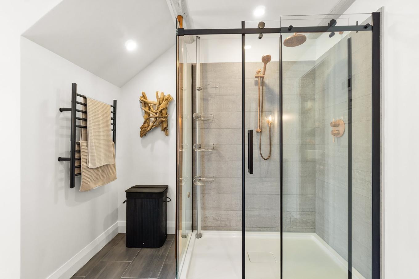 Salle de bains - 126 Rue Du Docteur-Fauteux, Shawinigan, QC - Indoor Photo Showing Bathroom