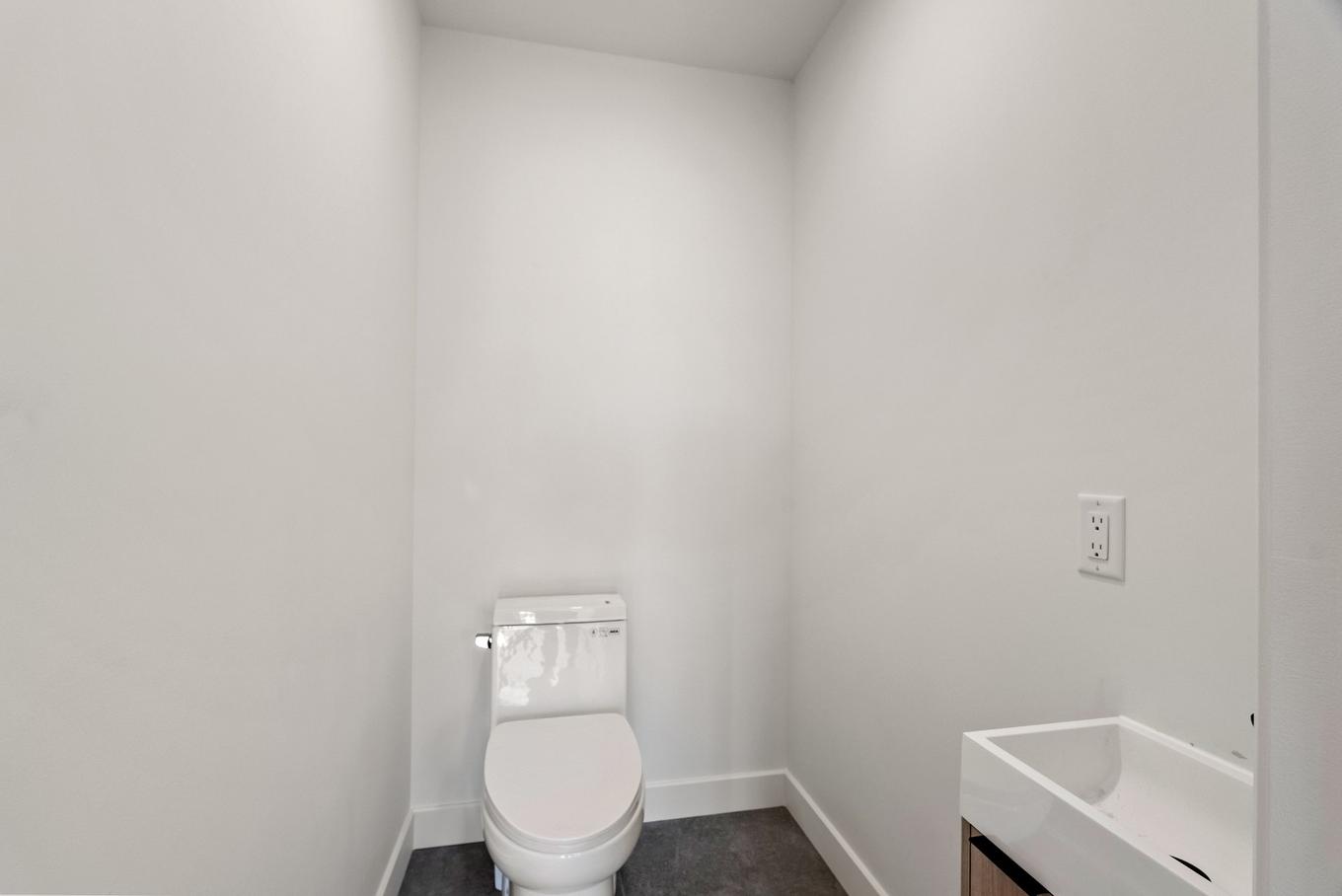 Powder room - Rue De La Céramique, Lévis (Les Chutes-De-La-Chaudière-Ouest), QC - Indoor Photo Showing Bathroom