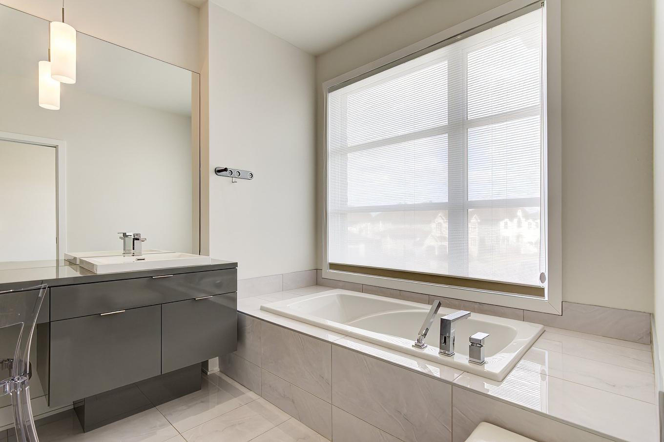 Ensuite bathroom - 7955 Rue De Lausanne, Brossard, QC