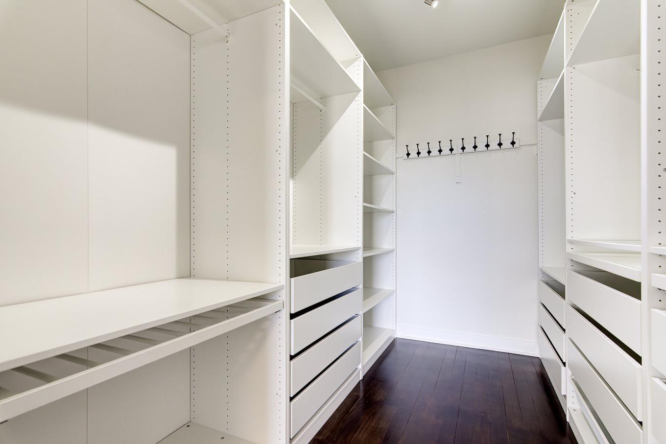 Walk-in closet - 7955 Rue De Lausanne, Brossard, QC