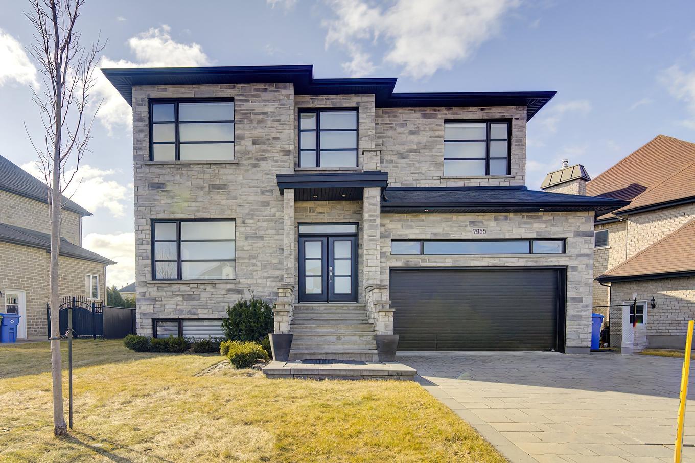 Frontage - 7955 Rue De Lausanne, Brossard, QC