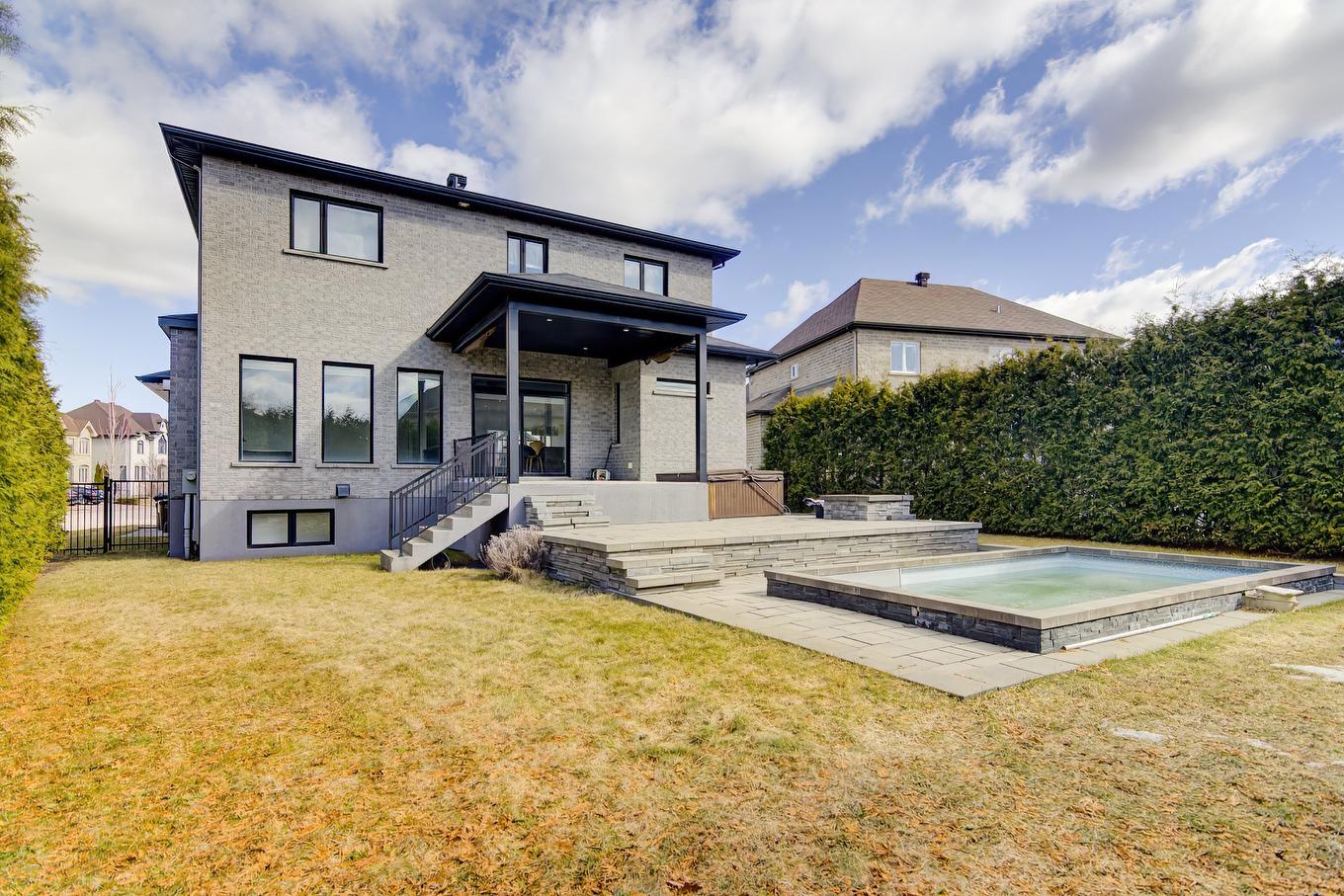 Pool - 7955 Rue De Lausanne, Brossard, QC