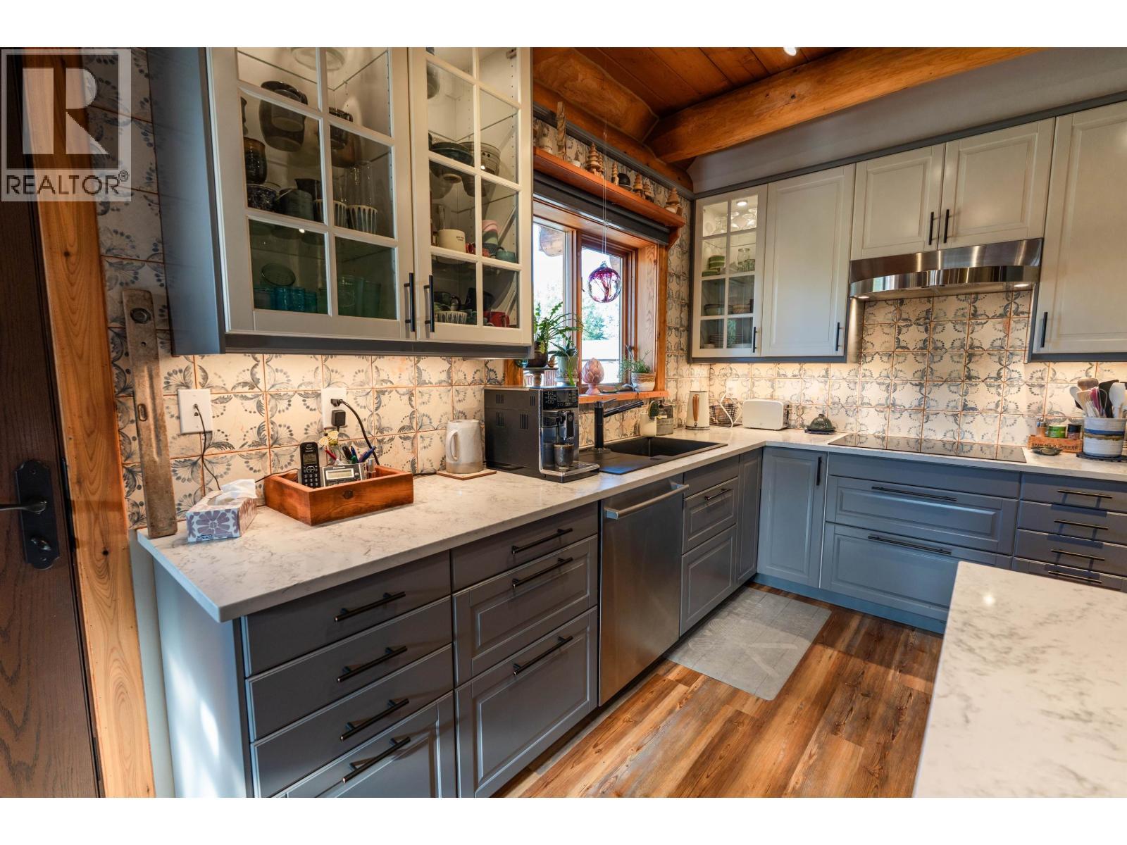 2982 Big Lake West Road, Williams Lake, BC - Indoor Photo Showing Kitchen