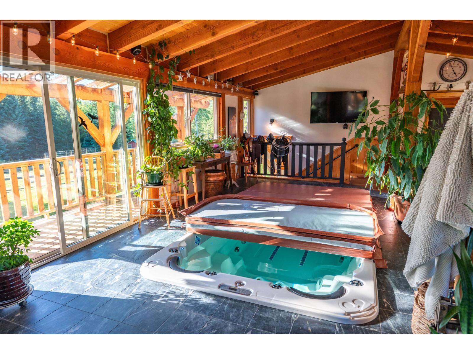 2982 Big Lake West Road, Williams Lake, BC - Indoor Photo Showing Other Room