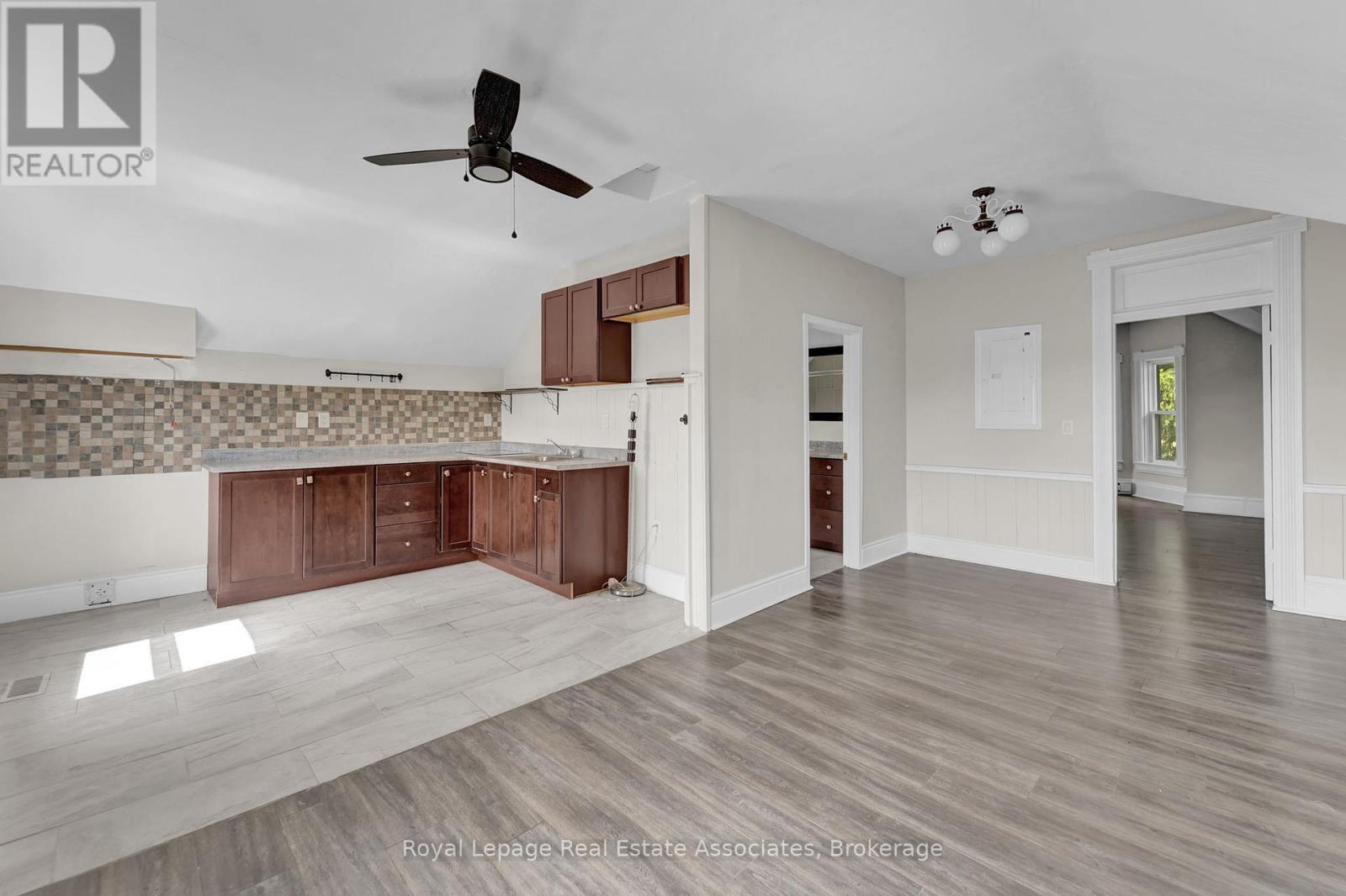 783 Highway 6 N, Hamilton, ON