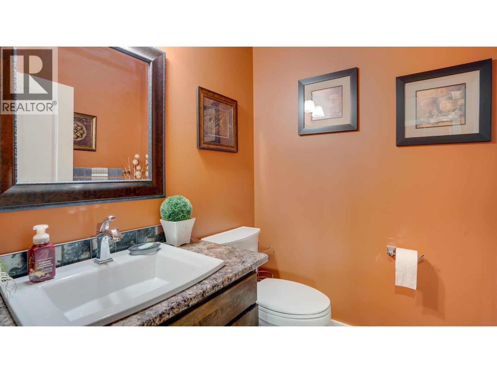 Powder room - 1404 Copper Mountain Court Unit# 13, Vernon, BC - Indoor Photo Showing Bathroom