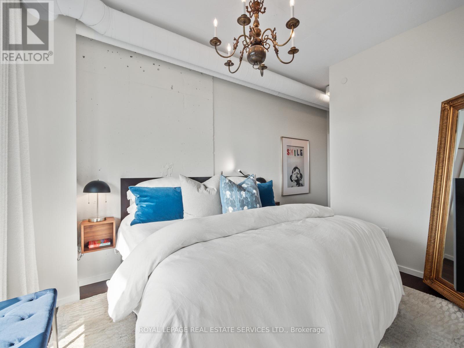 904 - 21 Lawren Harris Square, Toronto, ON - Indoor Photo Showing Bedroom