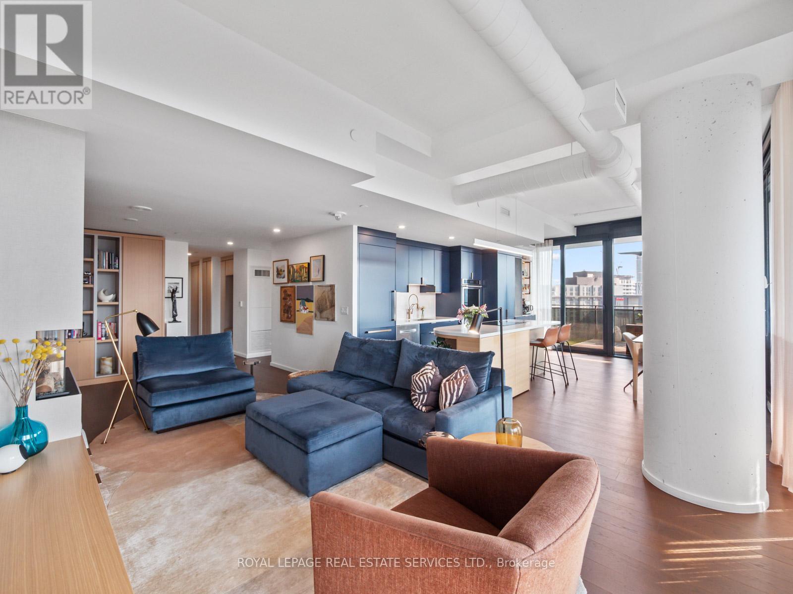 904 - 21 Lawren Harris Square, Toronto, ON - Indoor Photo Showing Living Room