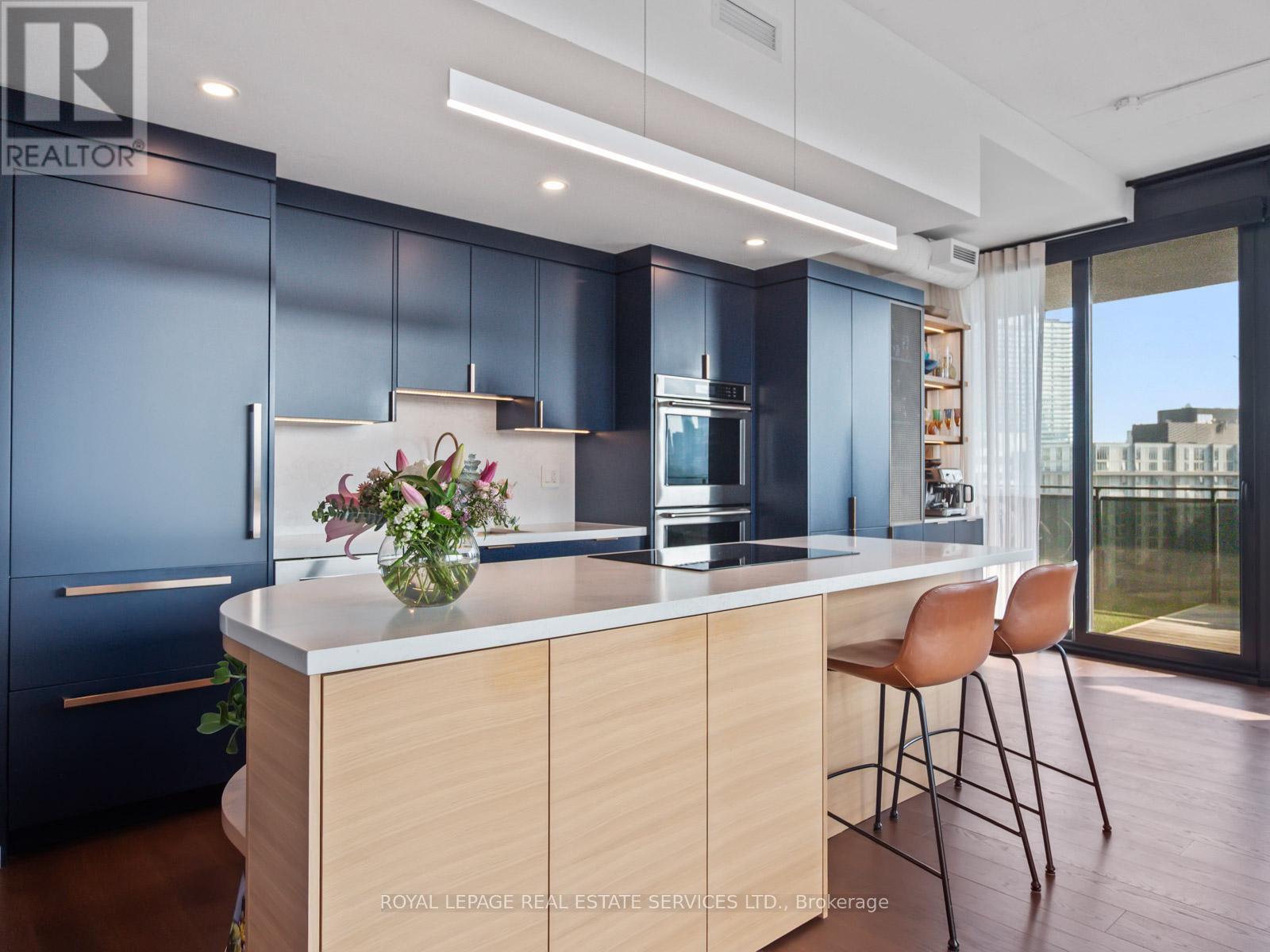 904 - 21 Lawren Harris Square, Toronto, ON - Indoor Photo Showing Kitchen