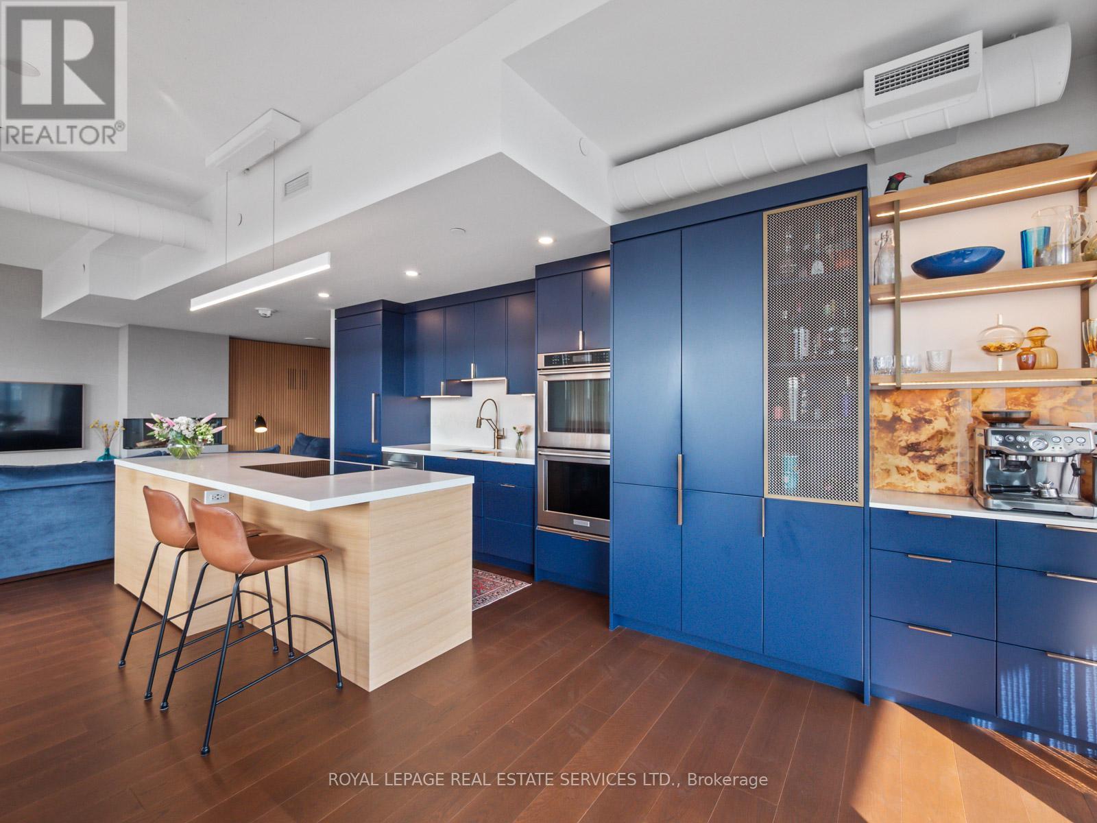 904 - 21 Lawren Harris Square, Toronto, ON - Indoor Photo Showing Kitchen