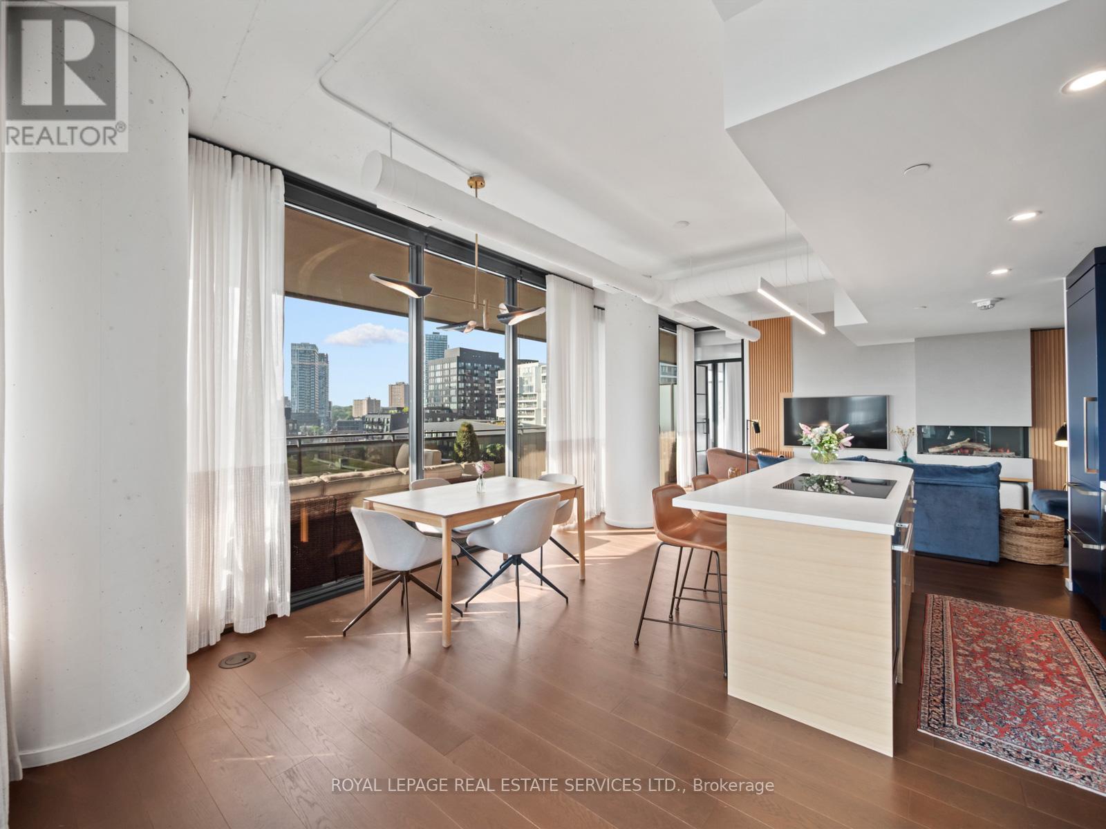 904 - 21 Lawren Harris Square, Toronto, ON - Indoor Photo Showing Kitchen