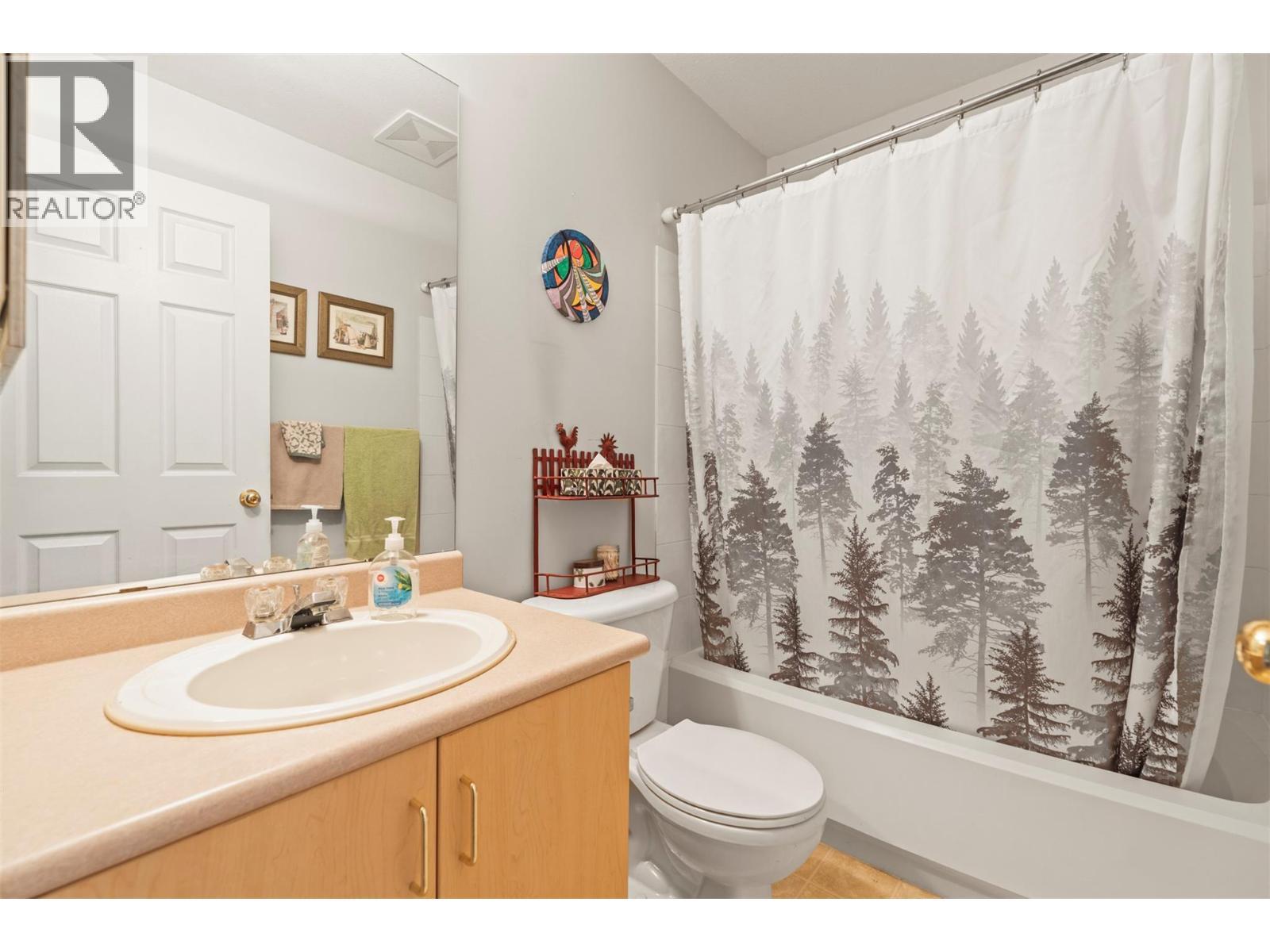 4900 Okanagan Avenue Unit# 402, Vernon, BC - Indoor Photo Showing Bathroom